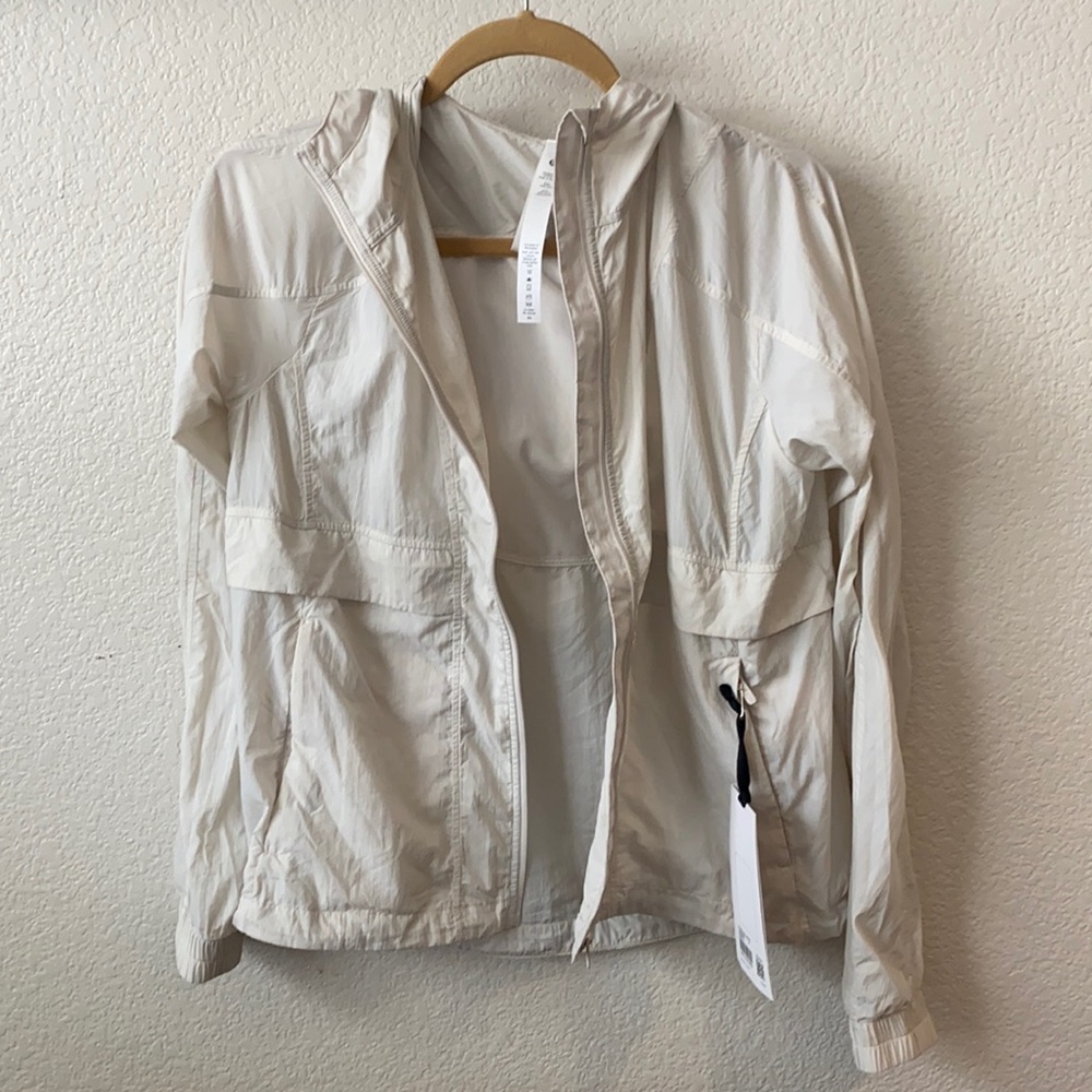 Lululemon hood light jacket